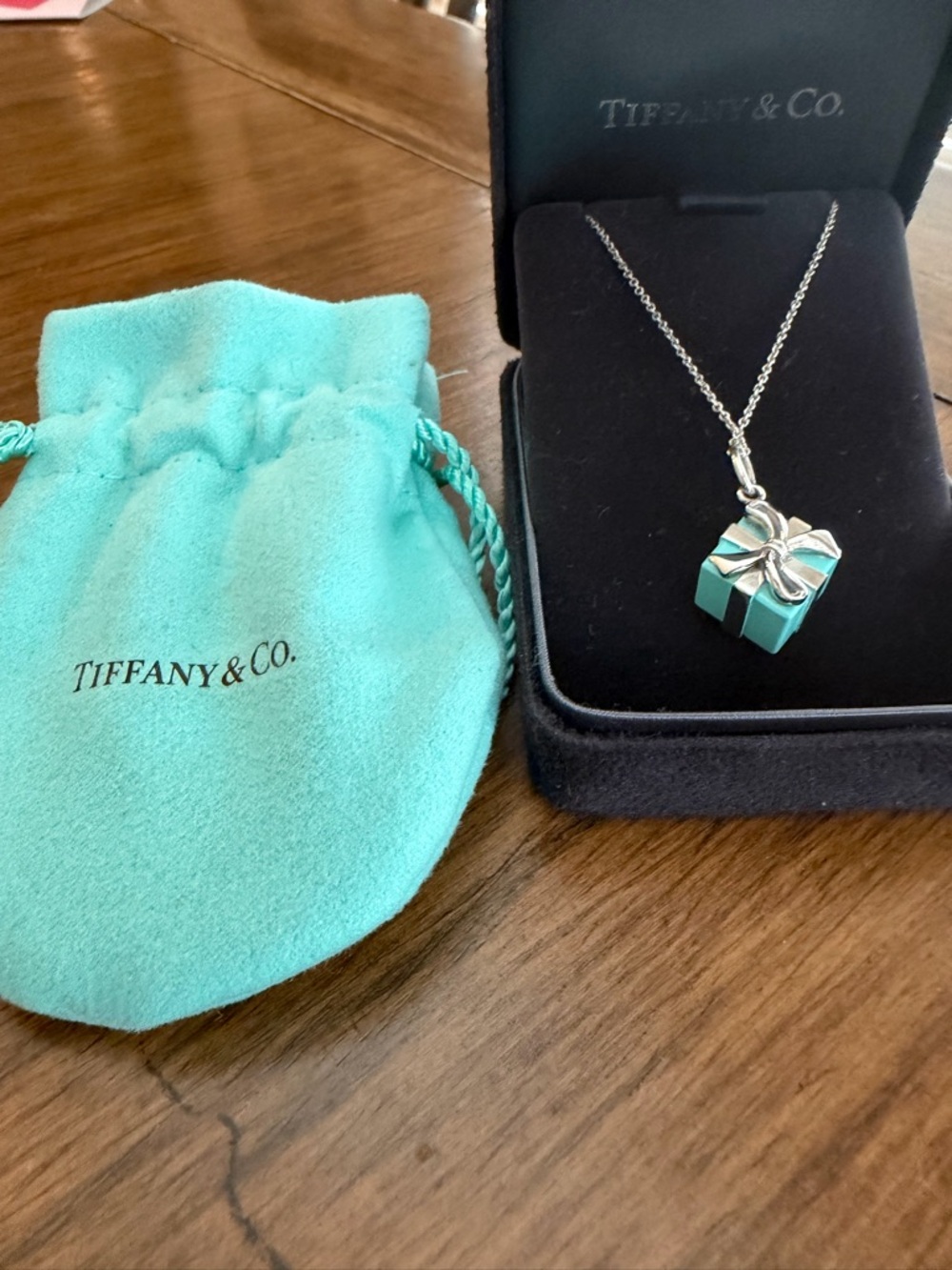 Tiffany & Co. Blue Gift Box Pendant Necklace with Silver Bow （without black box)